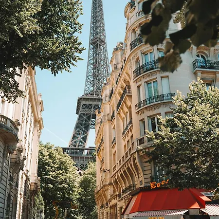 Air-conditioned & Fully Equipped In 17 Paris