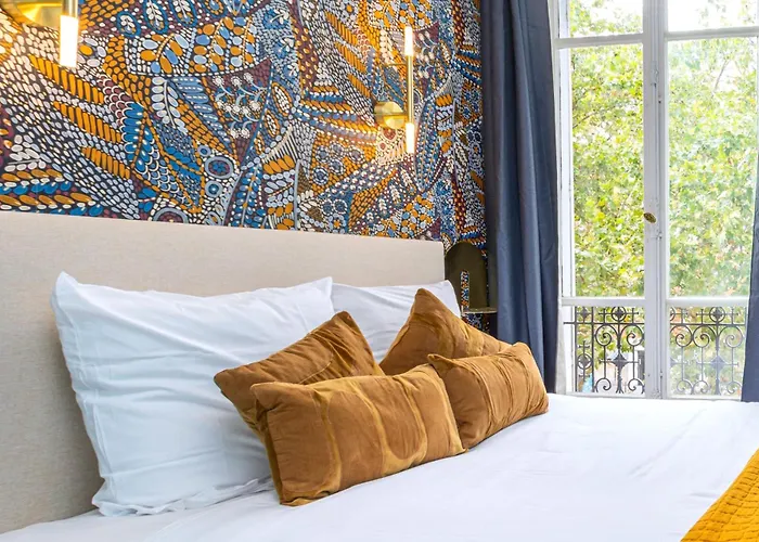 Air-conditioned & Fully Equipped In 17 *