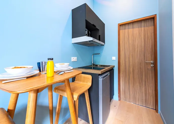 Air-conditioned & Fully Equipped In 17 * Paris